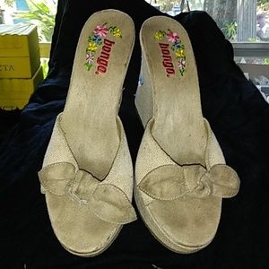 6. Bongo shoes